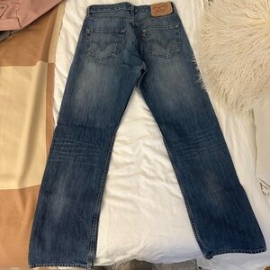Vintage Low-Rise Red Tab Levi Jeans 501